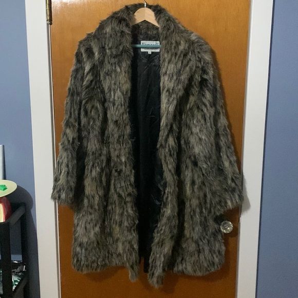 Vintage Vegan Fur Coat - Picture 2 of 15